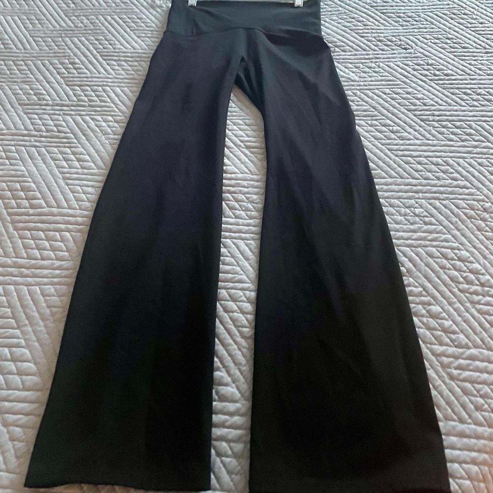Spanx Booty Boost Flare Leg Yoga Pants